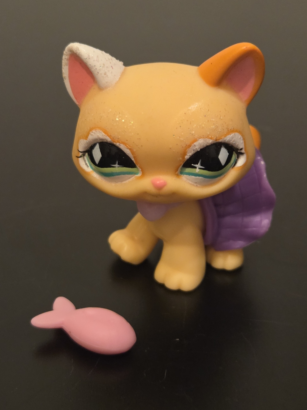LPS Littlest Pet Shop #626 Glitter Cat Green Eyes Skirt Heart Necklace & Fish